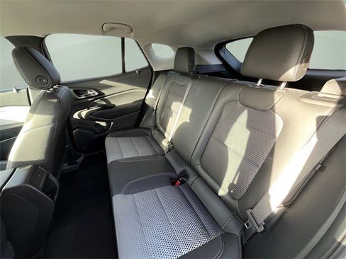 Certified 2025 Chevrolet Trax LT w/ LT Convenience Package image 24