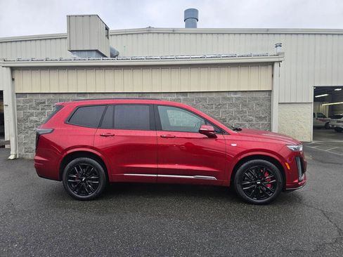 Certified 2024 Cadillac XT6 Sport w/ Technology Package image 9