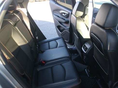 Used 2023 GMC Terrain AT4 w/ Tech Package image 38