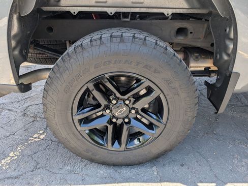 Used 2022 Chevrolet Silverado 1500 Custom Trail Boss w/ Safety Confidence Package AWD/4WD image 12