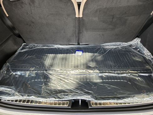 New 2025 Volvo XC90 T8 Plus w/ Protection Package Premier image 34