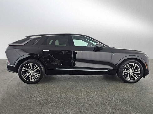 New 2026 Cadillac Lyriq Luxury image 2