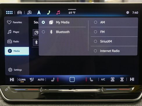 Used 2025 Volkswagen Tiguan S image 27