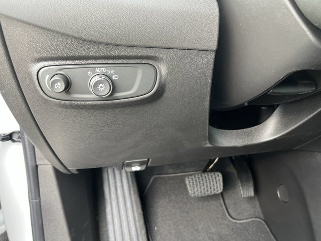 Used 2024 Chevrolet Equinox LS w/ LS Convenience Package FWD image 18