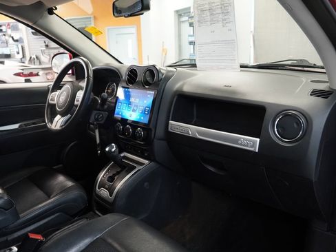 Used 2015 Jeep Compass Latitude image 34