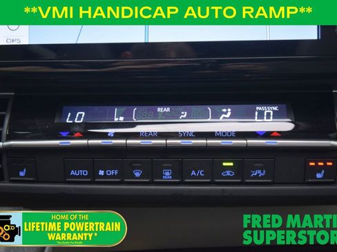 Used 2022 Toyota Sienna XLE image 29