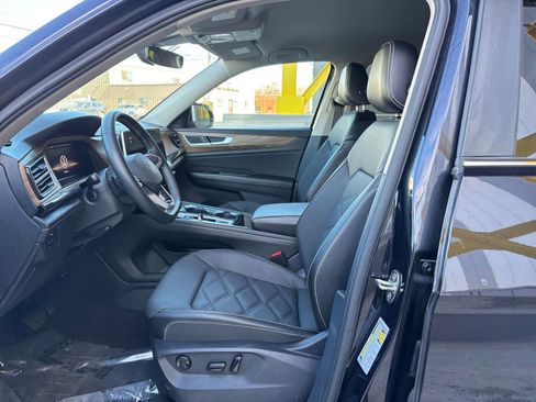 Used 2025 Volkswagen Atlas SE FWD image 25