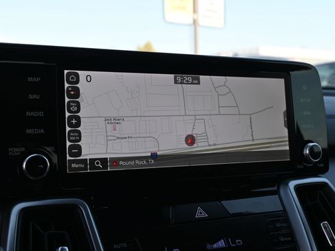 Used 2023 Kia Sorento EX w/ Panoramic Sunroof Package FWD image 12