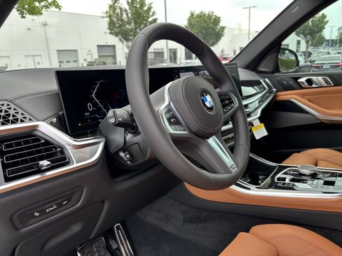 New 2026 BMW X5 xDrive40i w/ M Sport Package AWD/4WD image 17