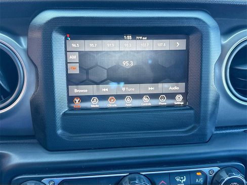 Used 2023 Jeep Gladiator Sport w/ Trailer Tow Package image 15