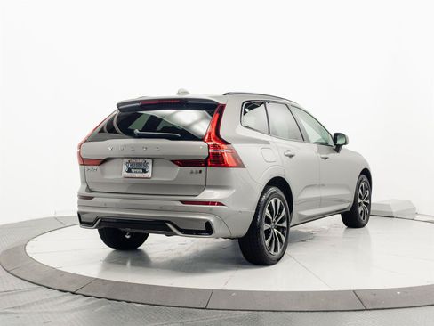 Used 2023 Volvo XC60 B5 Plus AWD/4WD image 12