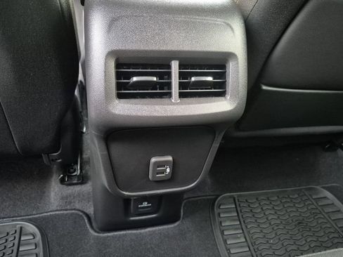 Used 2024 GMC Terrain SLE w/ Driver Convenience Package AWD/4WD image 24