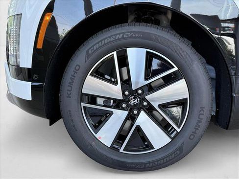 New 2026 Hyundai Ioniq 9 SEL image 9