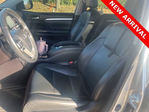 Used 2018 Toyota Highlander XLE w/ Protection Package #3 image 10
