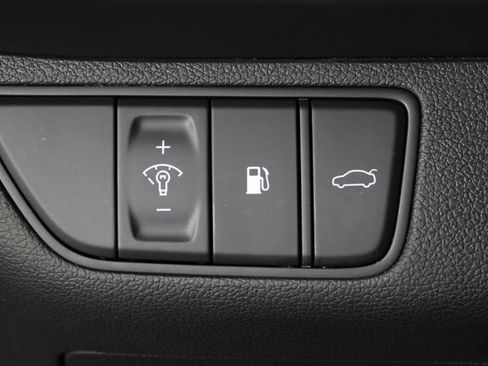 Used 2022 Genesis G70 3.3T RWD image 22