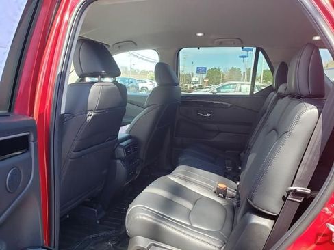 Used 2025 Honda Pilot EX-L image 11
