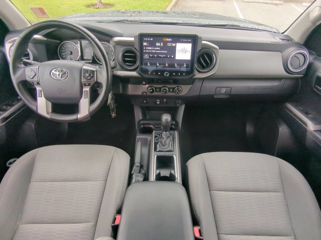 Used 2018 Toyota Tacoma SR5 RWD image 16
