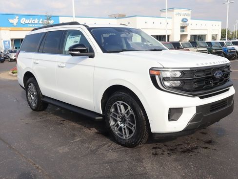 New 2025 Ford Expedition Active image 1