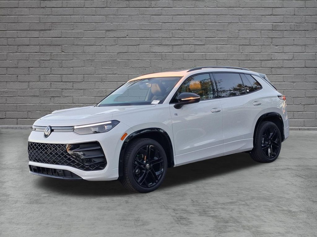 New 2026 Volkswagen Tiguan SE R-Line FWD image 3