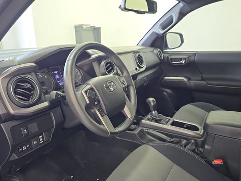 Used 2021 Toyota Tacoma TRD Sport w/ Technology Package RWD image 18