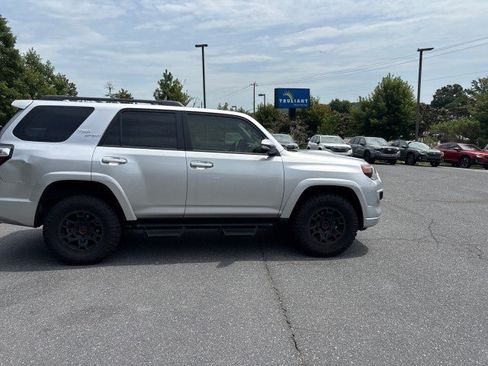 Used 2022 Toyota 4Runner TRD Sport w/ Technology Package AWD/4WD image 6