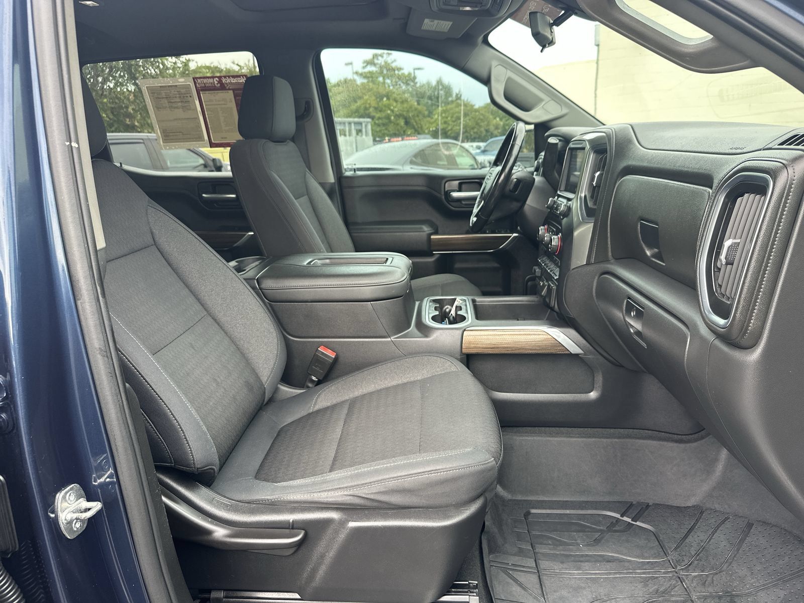 Used 2019 Chevrolet Silverado 1500 RST AWD/4WD image 22