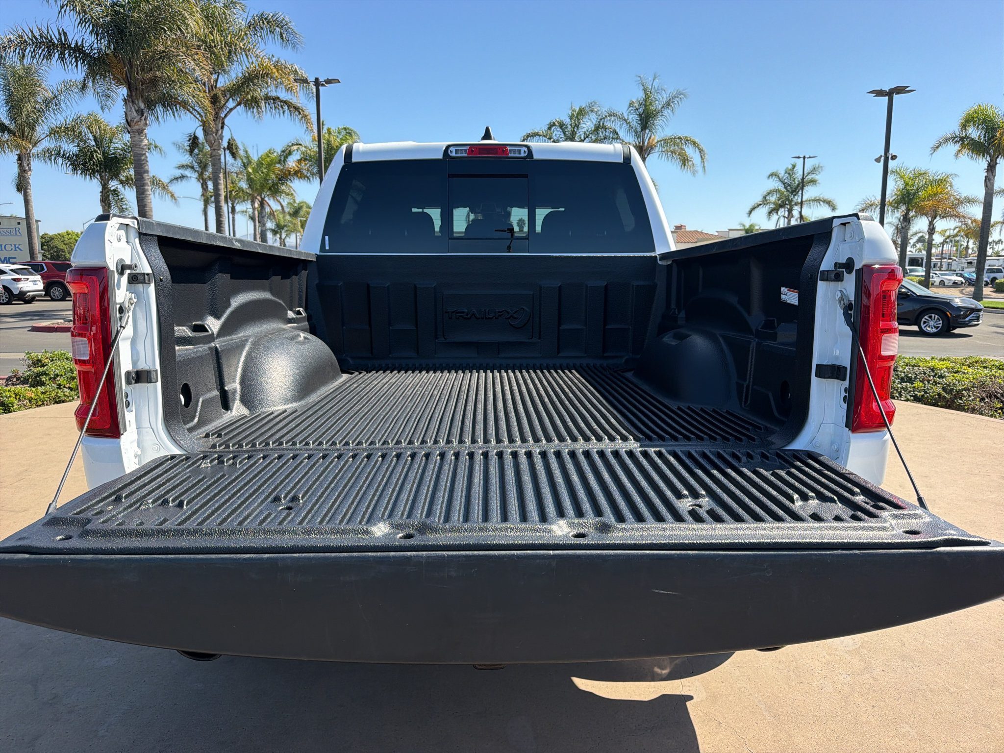 Used 2025 RAM 1500 Big Horn AWD/4WD image 18