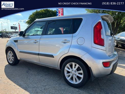 Used 2013 Kia Soul + FWD image 3