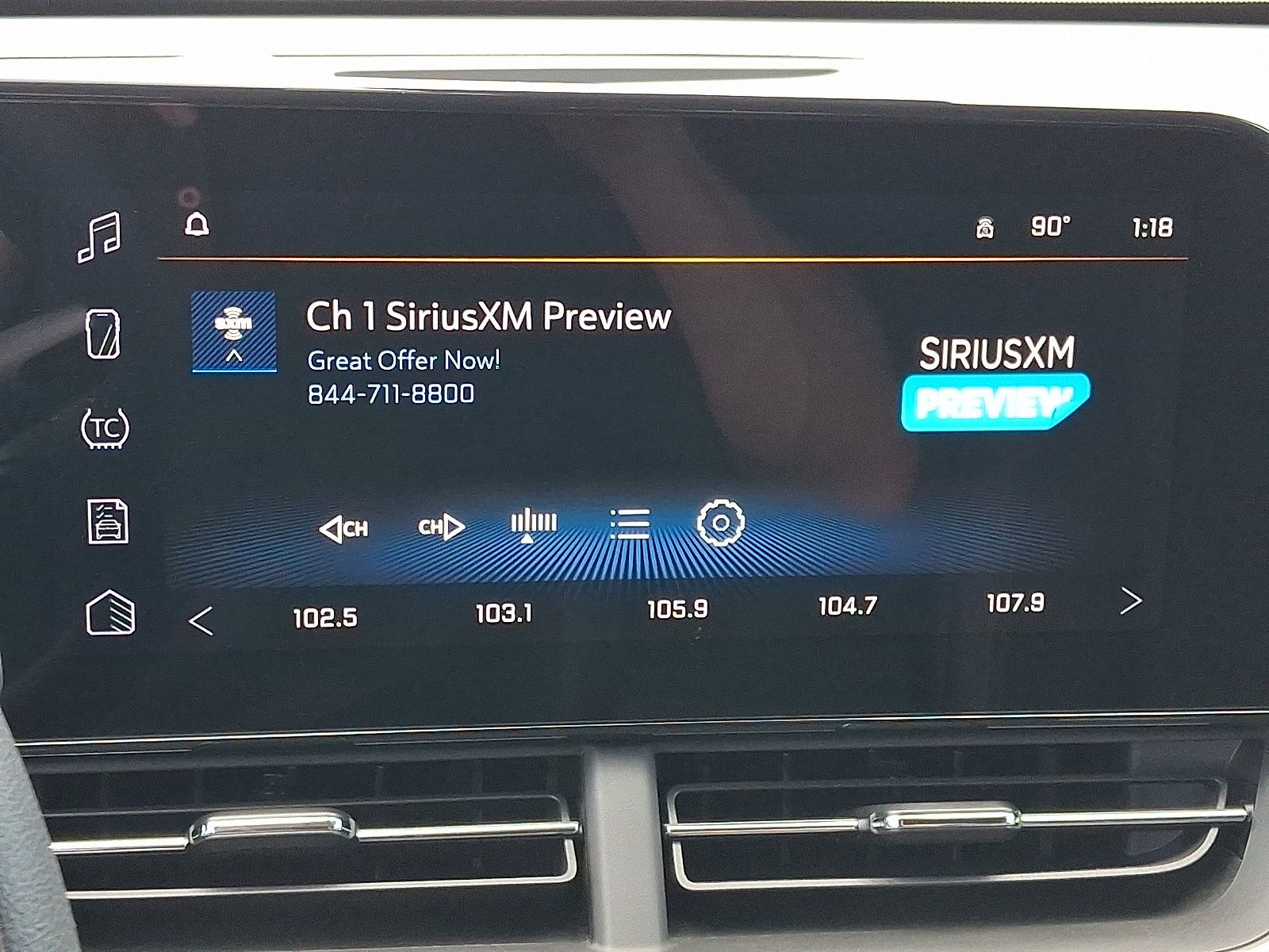 Used 2025 Chevrolet Trax LT FWD image 18
