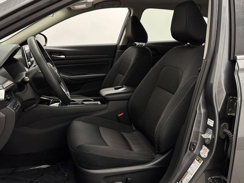 Used 2024 Nissan Altima 2.5 SV image 15