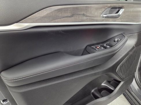 New 2026 Jeep Grand Cherokee Altitude RWD image 19