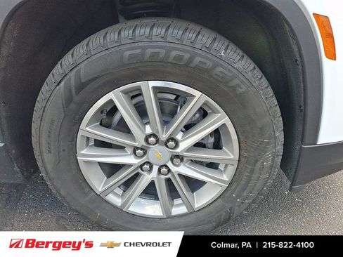 Used 2023 Chevrolet Traverse LT AWD/4WD image 12