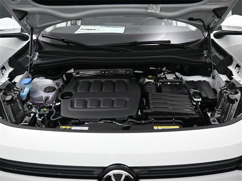 New 2026 Volkswagen Tiguan SE image 15