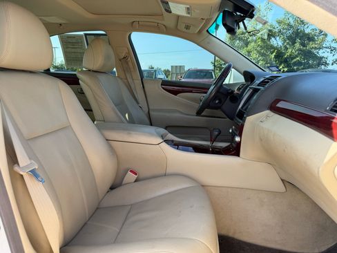 Used 2011 Lexus LS 460 w/ Luxury Value Edition RWD image 13
