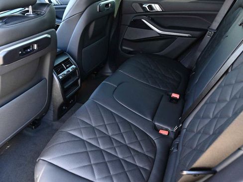 Used 2026 BMW X5 sDrive40i w/ M Sport Package RWD image 9