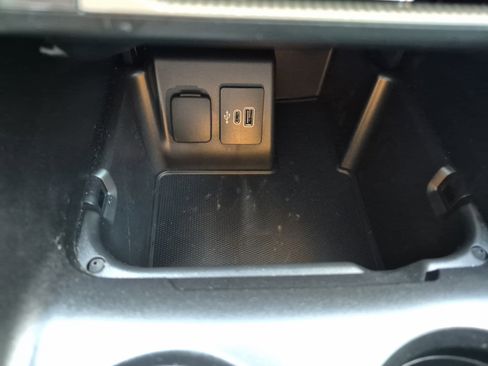 Used 2025 Ford Explorer Active image 31