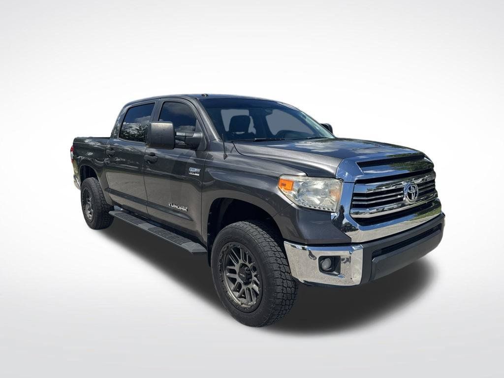Used 2017 Toyota Tundra SR5 w/ SR5 Upgrade Package AWD/4WD image 2