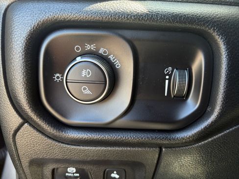 Used 2022 RAM 1500 Big Horn AWD/4WD image 28