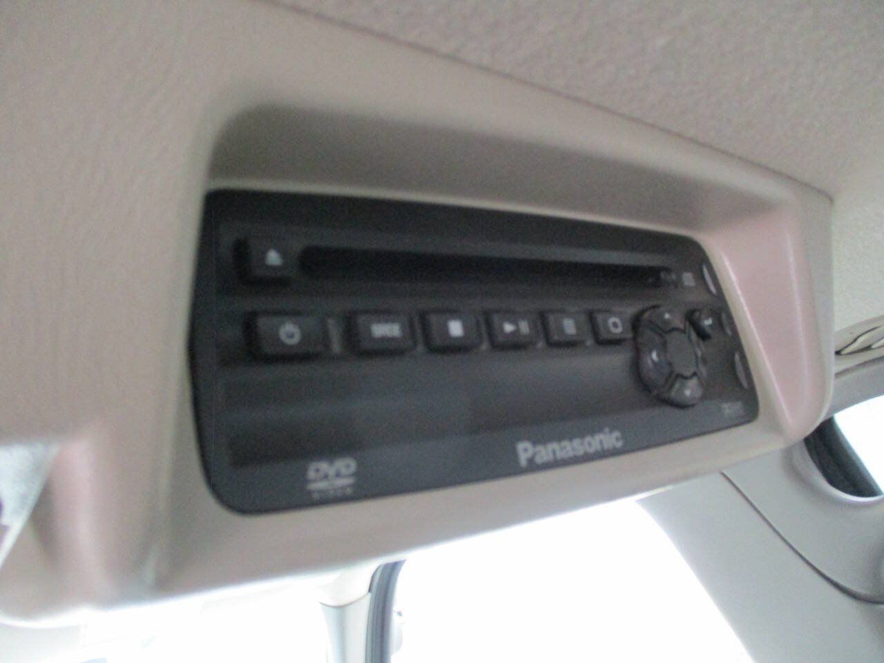 Used 2004 Chevrolet Tahoe Z71 w/ Z71 Preferred Equipment Group AWD/4WD image 24