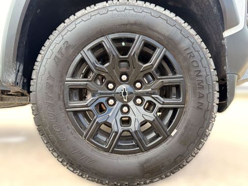 Used 2024 Chevrolet Colorado Trail Boss AWD/4WD image 11