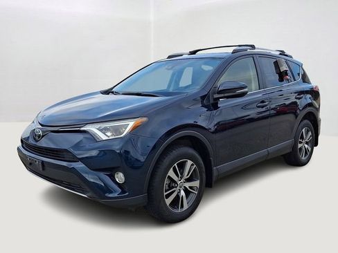 Used 2018 Toyota RAV4 XLE w/ Plus Extra Value Package AWD/4WD image 3