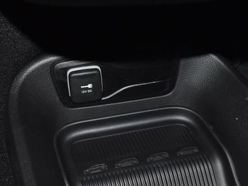 New 2026 Chrysler Voyager LX FWD image 19