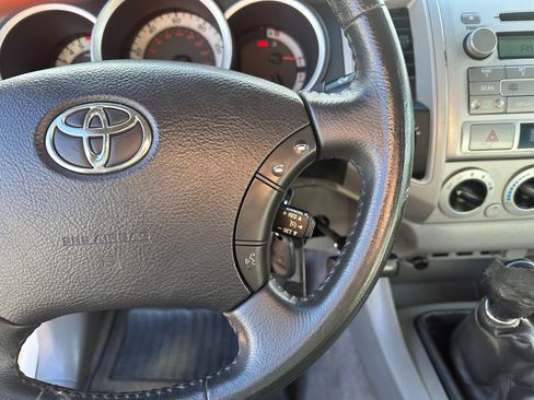 Used 2011 Toyota Tacoma 4x4 Double Cab image 23