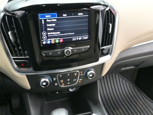Used 2023 Chevrolet Traverse LS image 20
