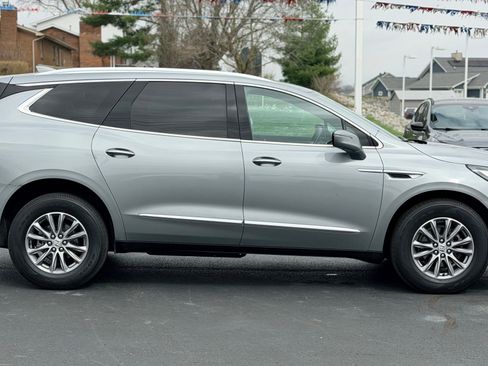 Used 2024 Buick Enclave Premium image 4