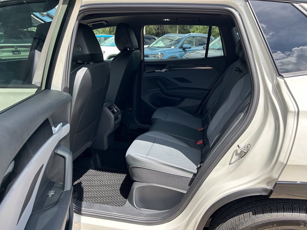 New 2026 Volkswagen Tiguan SE R-Line FWD image 47