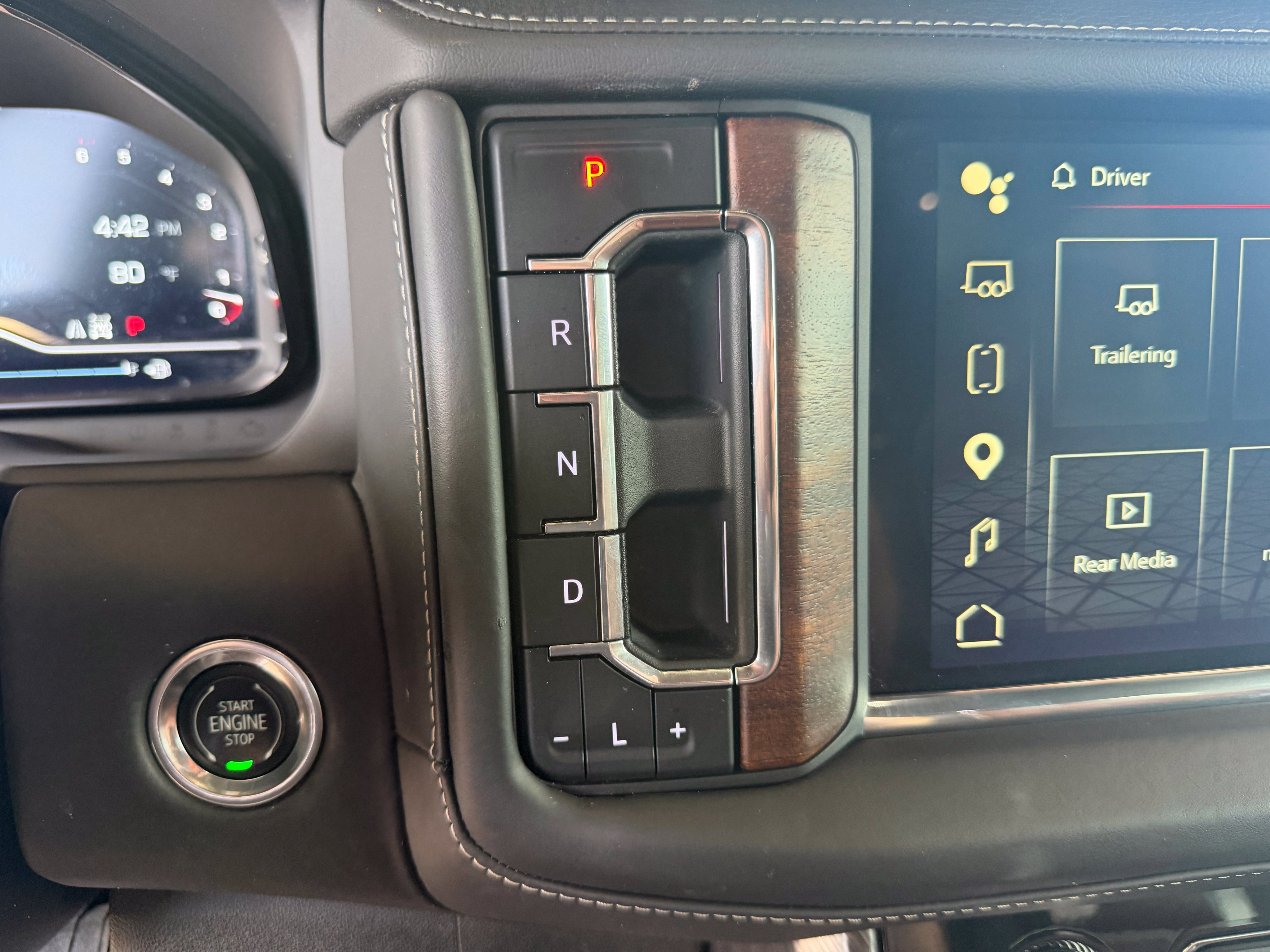 Used 2023 GMC Yukon XL Denali Ultimate AWD/4WD image 38