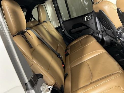 Used 2022 Jeep Wrangler Unlimited Rubicon 4xe AWD/4WD image 27