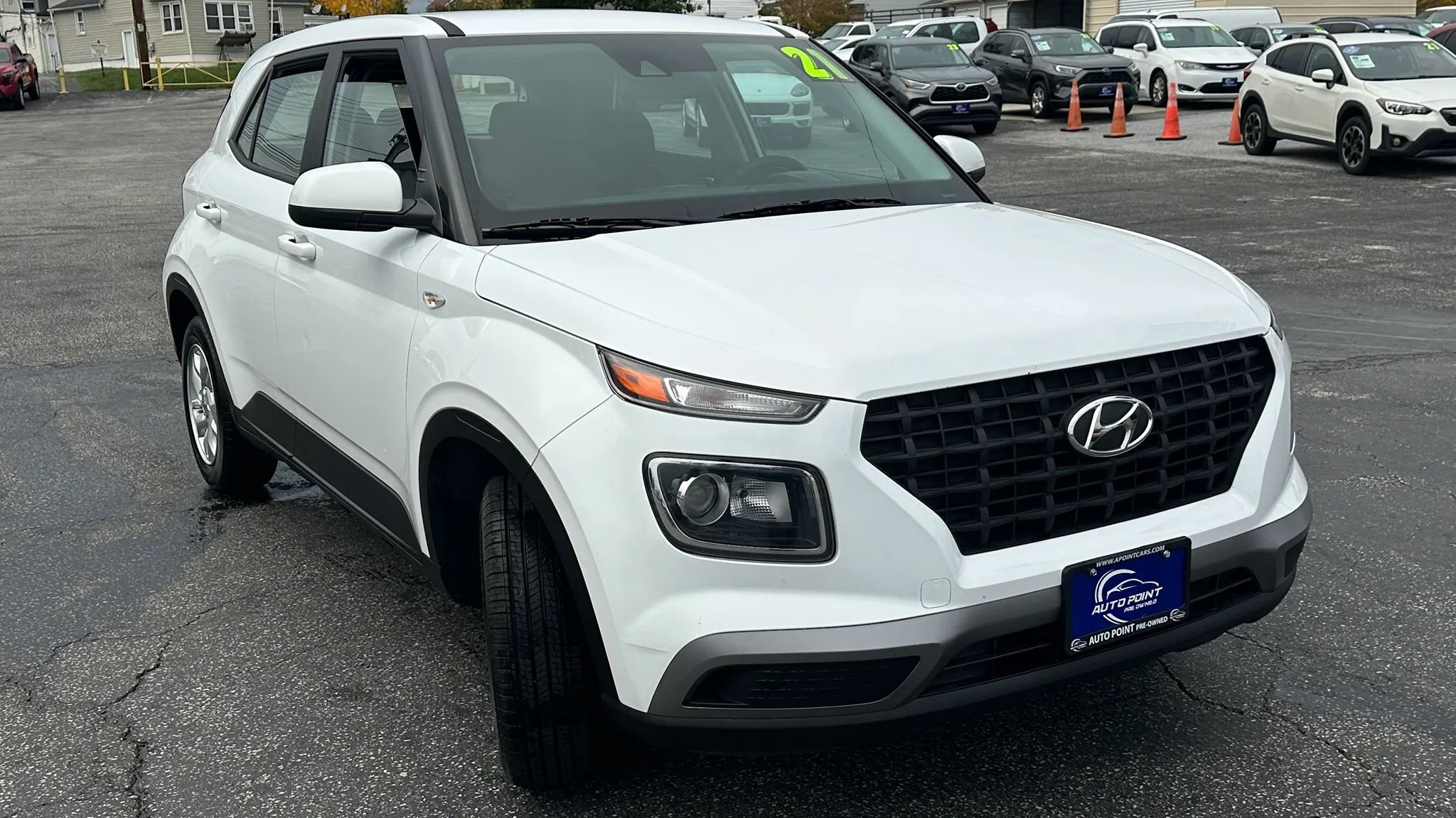 Used 2021 Hyundai Venue SE FWD image 4