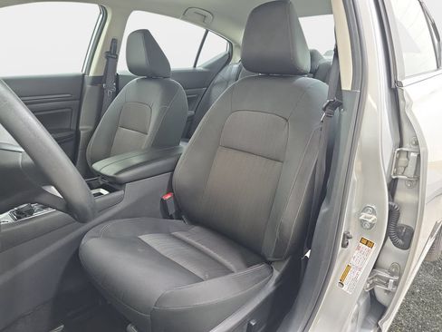 Used 2024 Nissan Altima 2.5 SV FWD image 14